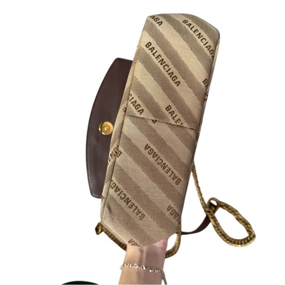 BALENCIAGA BB GOLD Chain Bag - Picture 9 of 11